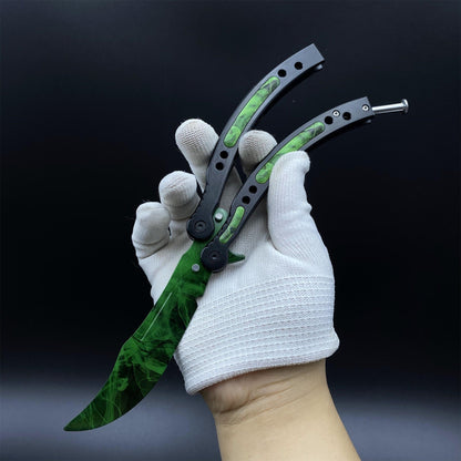 CS2 Butterfly Knife Forest DDPAT Balisong Replica - Unsharpened Game Prop Collectible with Display Stand