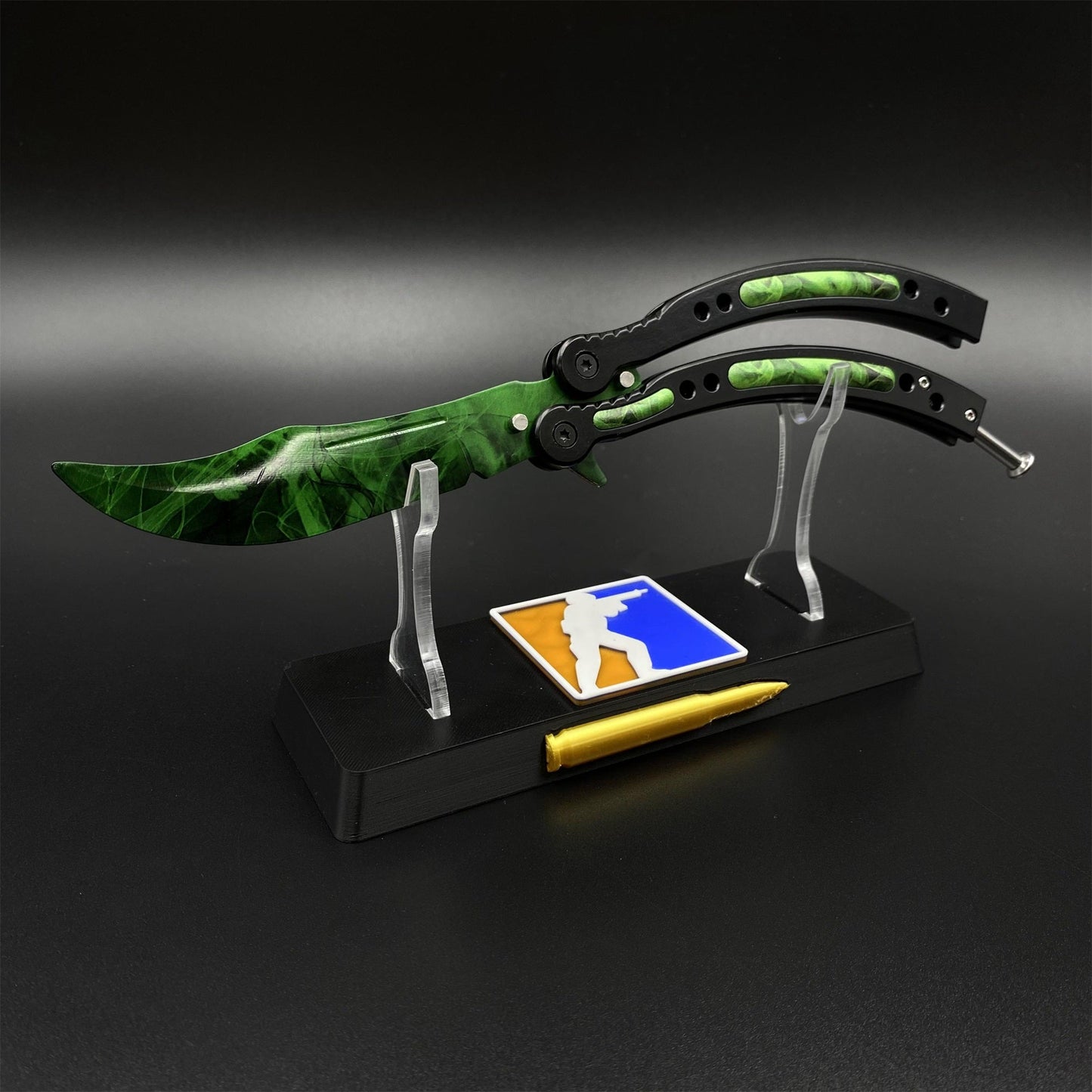 CS2 Butterfly Knife Forest DDPAT Balisong Replica - Unsharpened Game Prop Collectible with Display Stand
