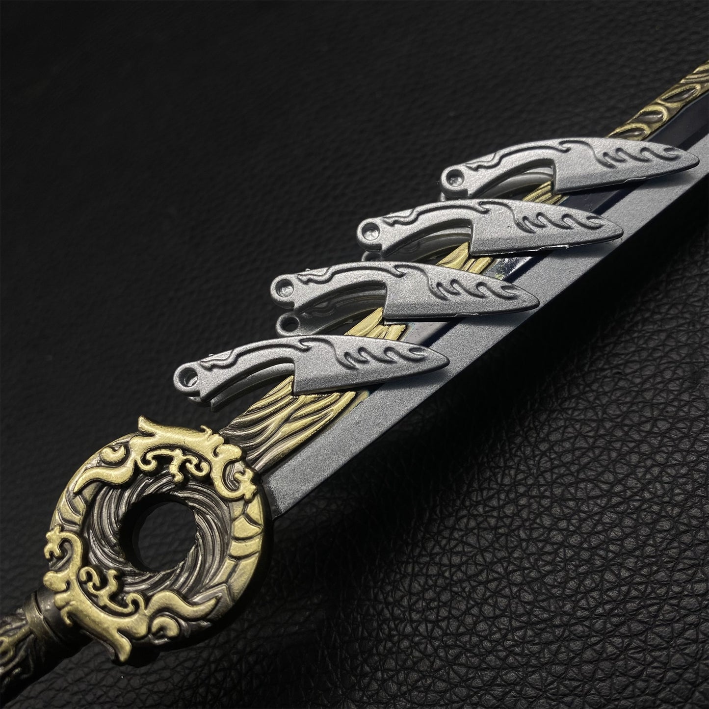 Cold Weapon Han Li Golden Fuzi Knife Metal Mini Replica