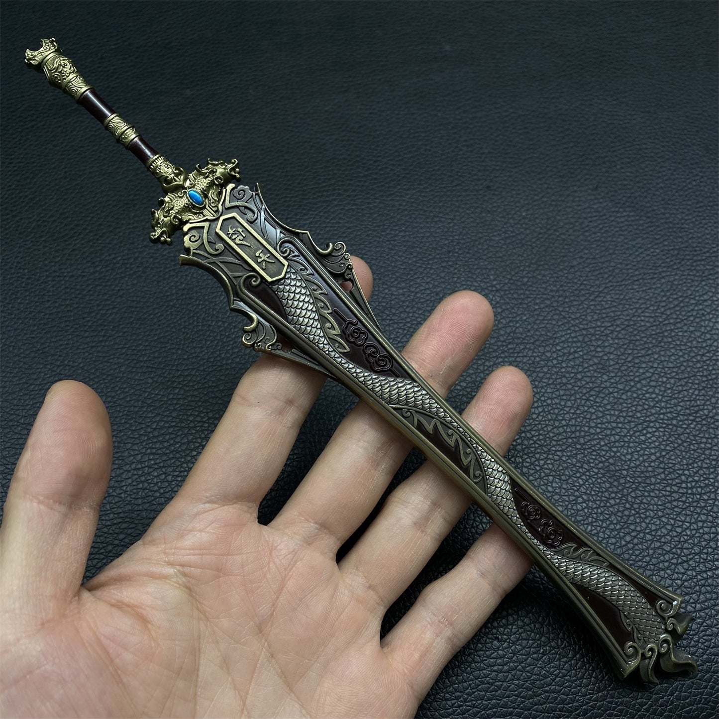 Heaven Sword And Dragon Saber Metal Miniature