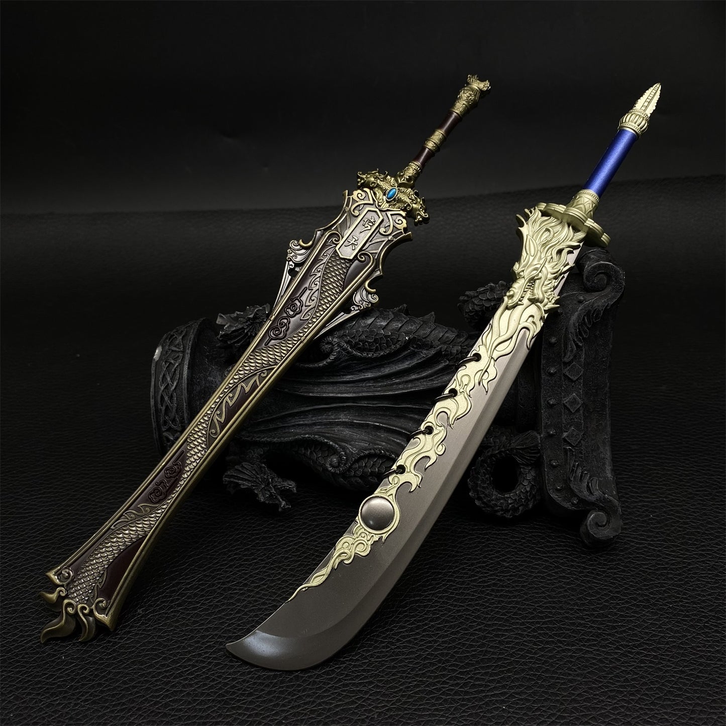 Heaven Sword And Dragon Saber Metal Miniature