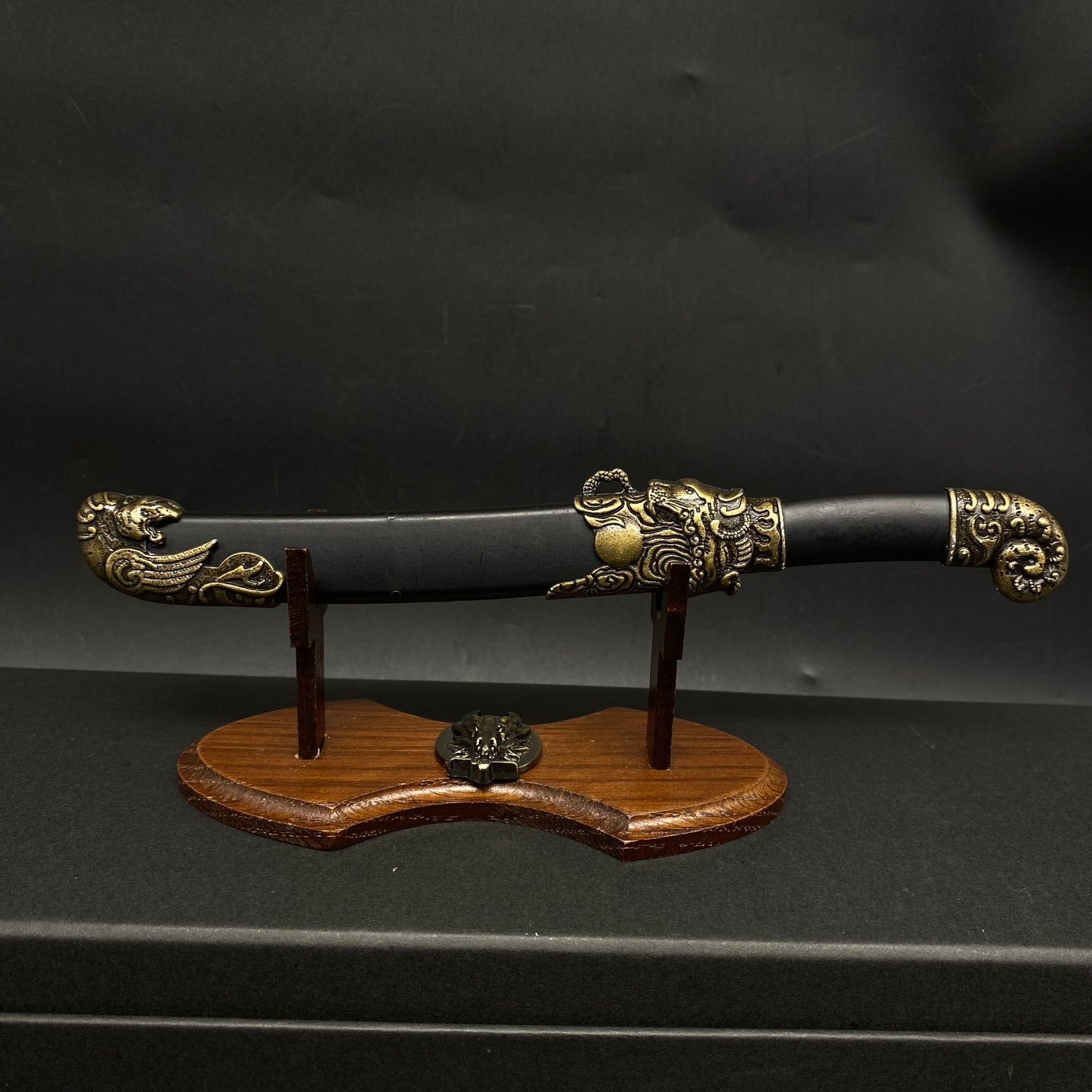 Dragon and Tiger Double Blade Metal Craft