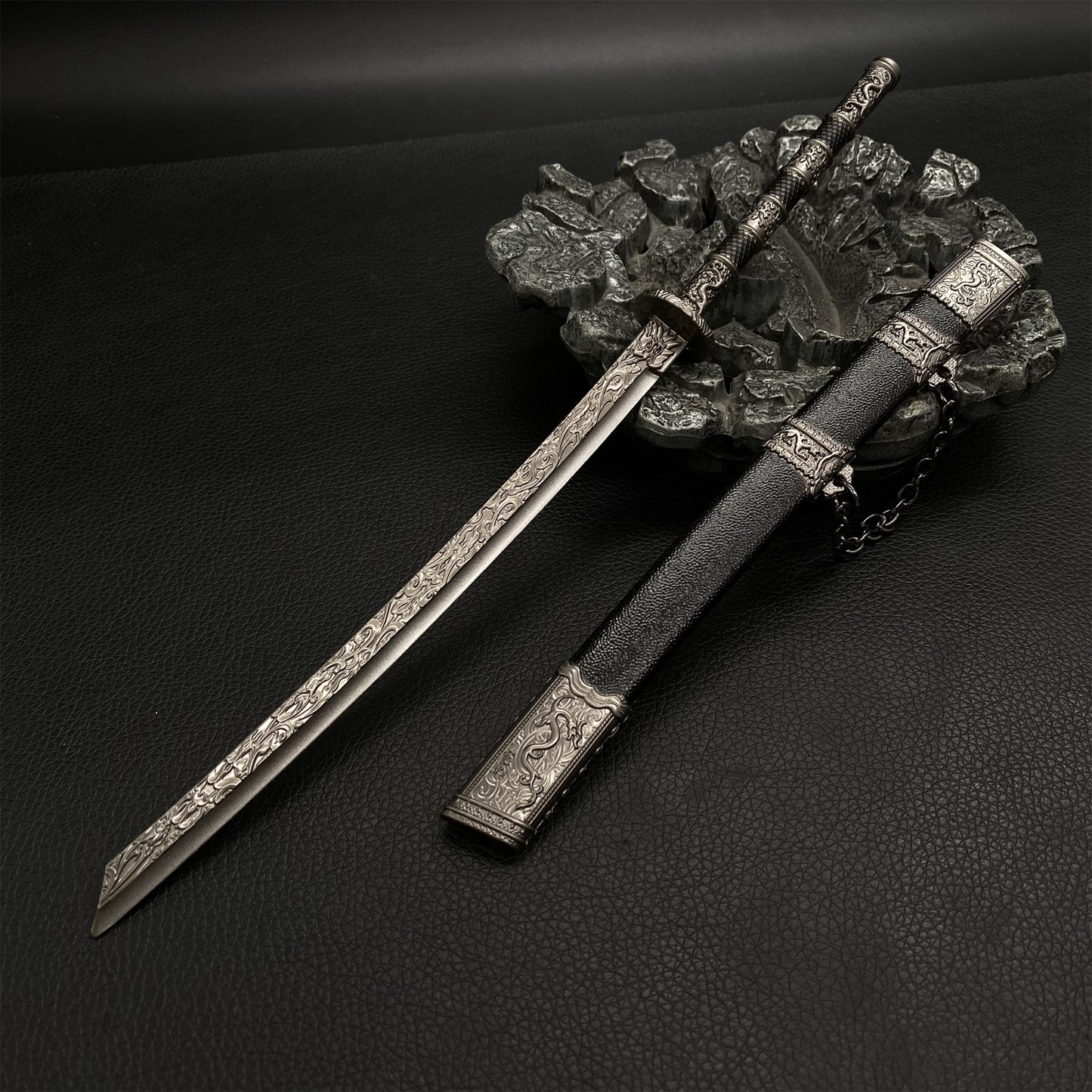 Ancient Chinese Kangxi Emperor's Sword 11.8 '' Metal Replica