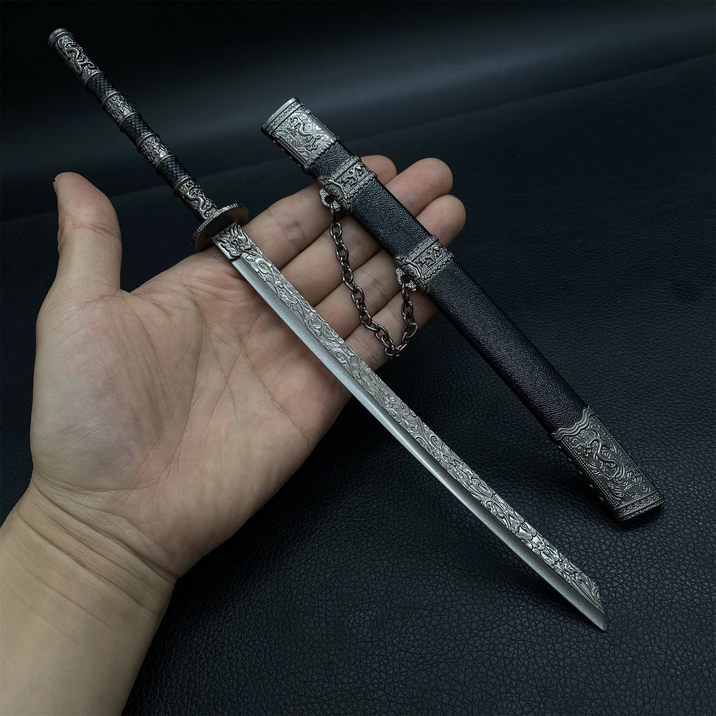 Ancient Chinese Kangxi Emperor's Sword 11.8 '' Metal Replica
