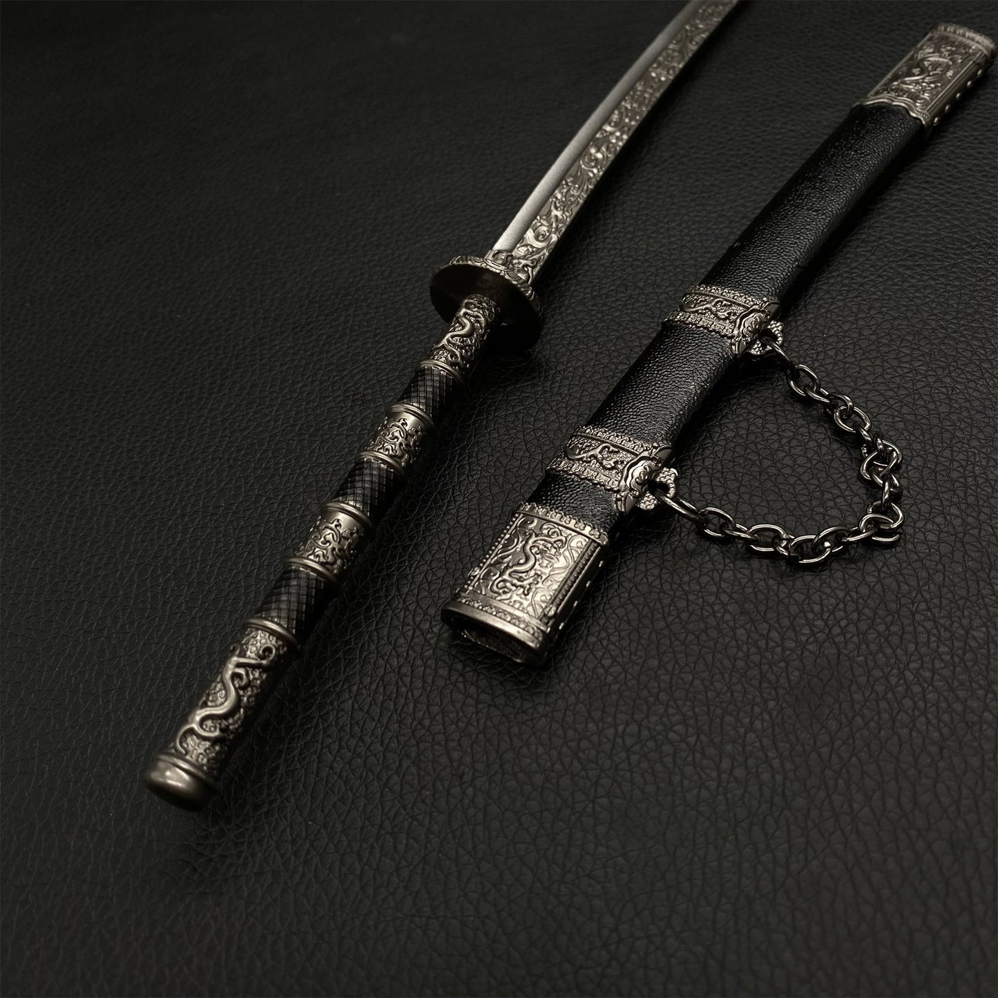 Ancient Chinese Kangxi Emperor's Sword 11.8 '' Metal Replica