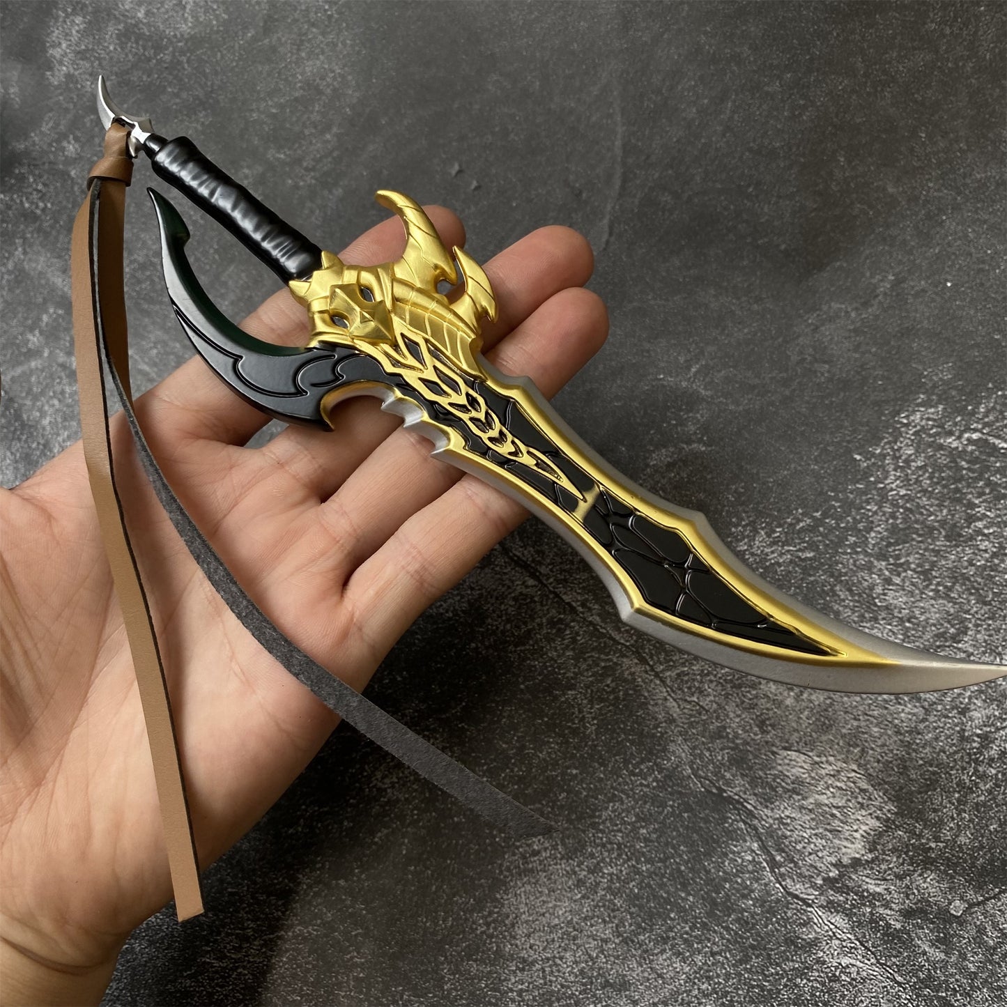 Mini Kasaka's Venom Fang And Knight Killer Dagger Metal Replica