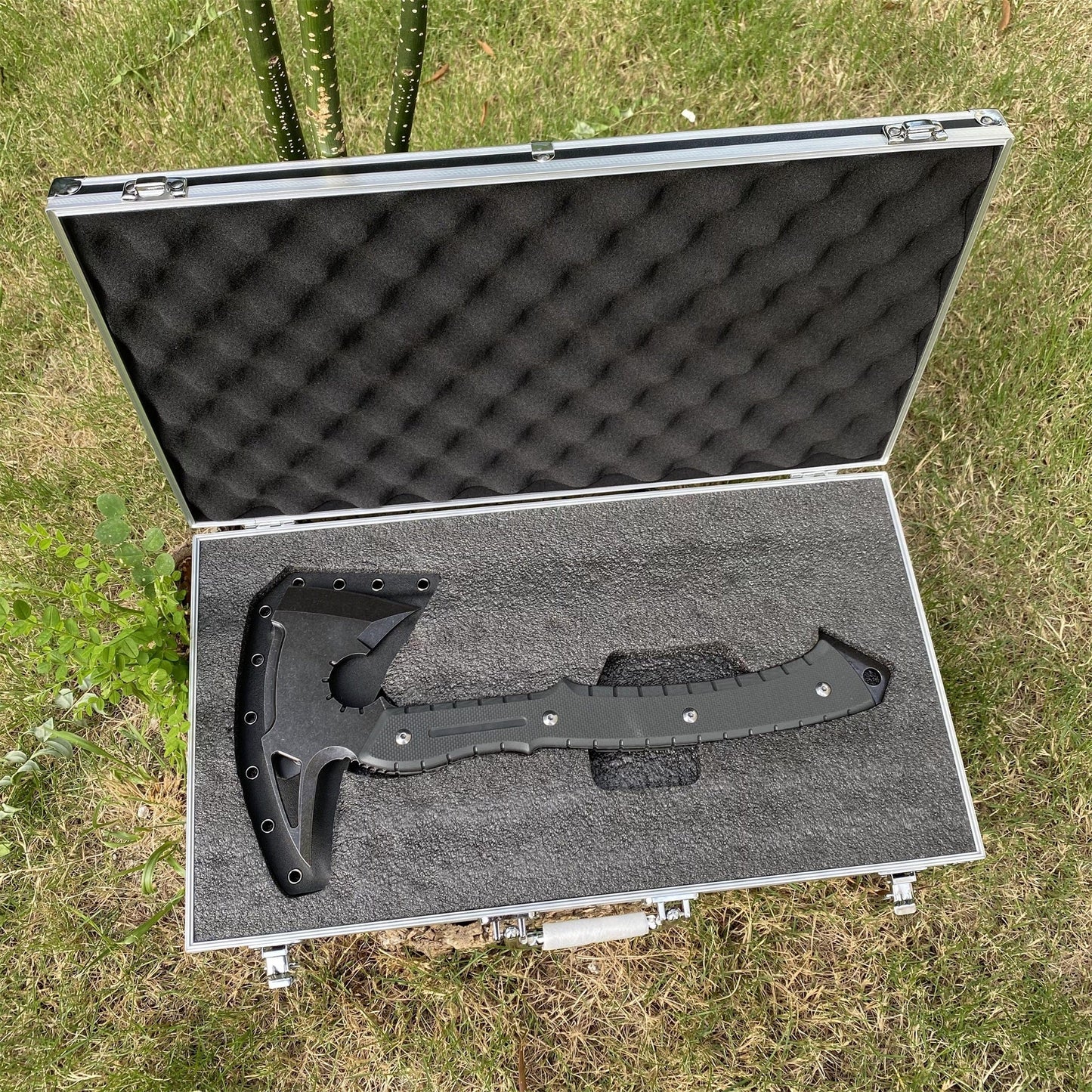 40CM / 15.7" 8Cr Steel Re9 Leon Hatchet Leon Axe Full Tang Camping Axe For Collection