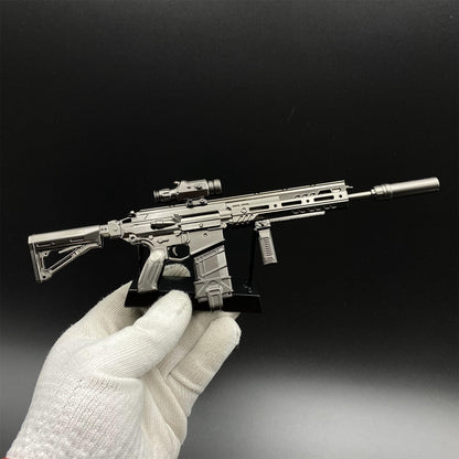 Delta Force M7 Assualt Rifle Metal Miniature
