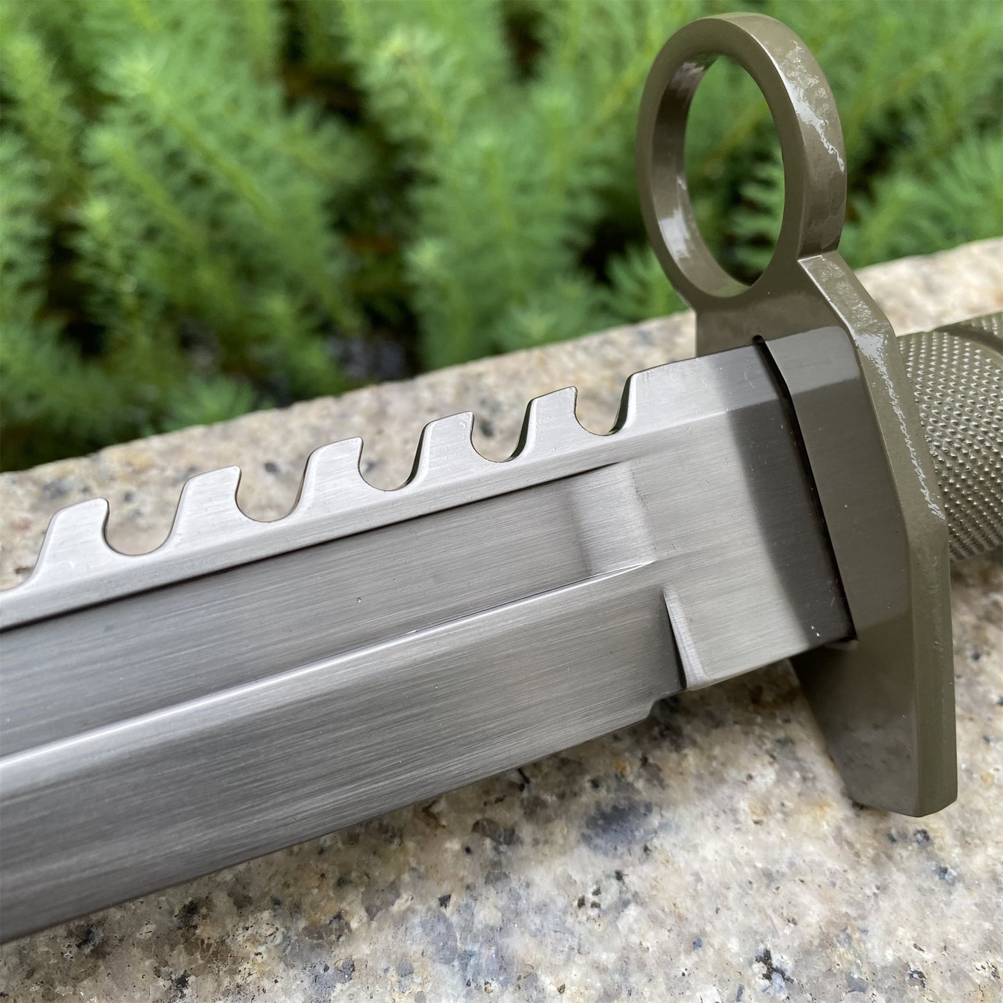 Re4 M9 Dagger Metal Replica