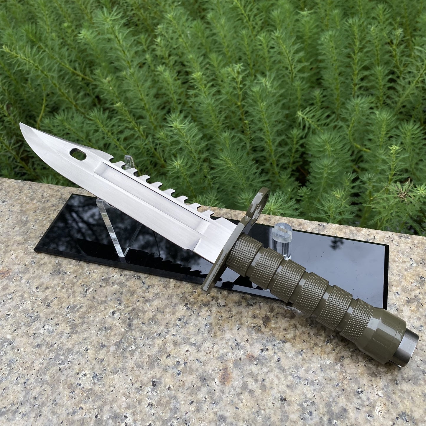 Re4 M9 Dagger Metal Replica
