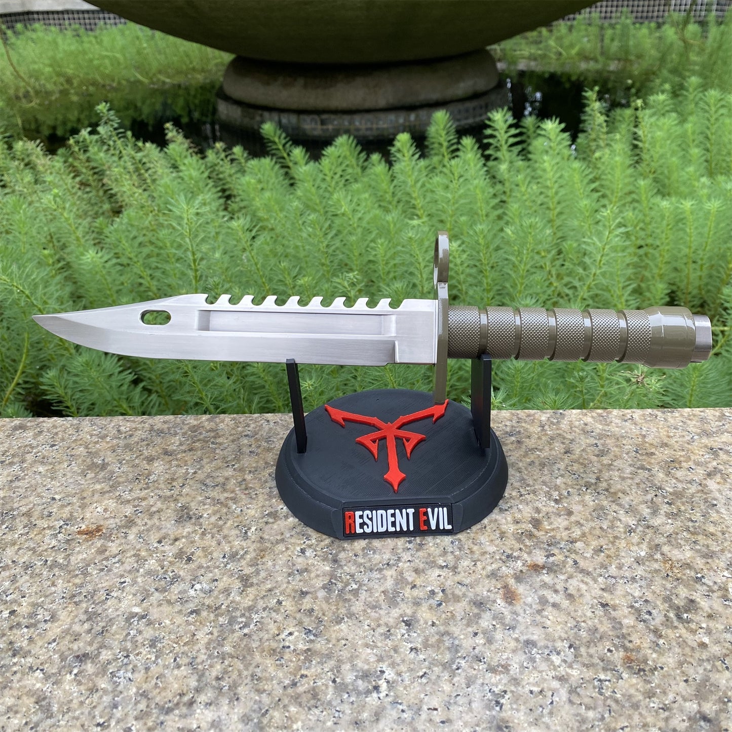 Re4 M9 Dagger Metal Replica