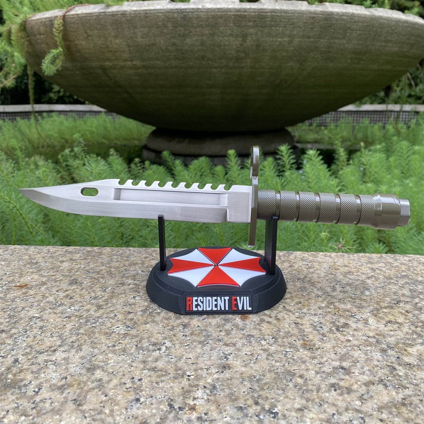 Re4 M9 Dagger Metal Replica