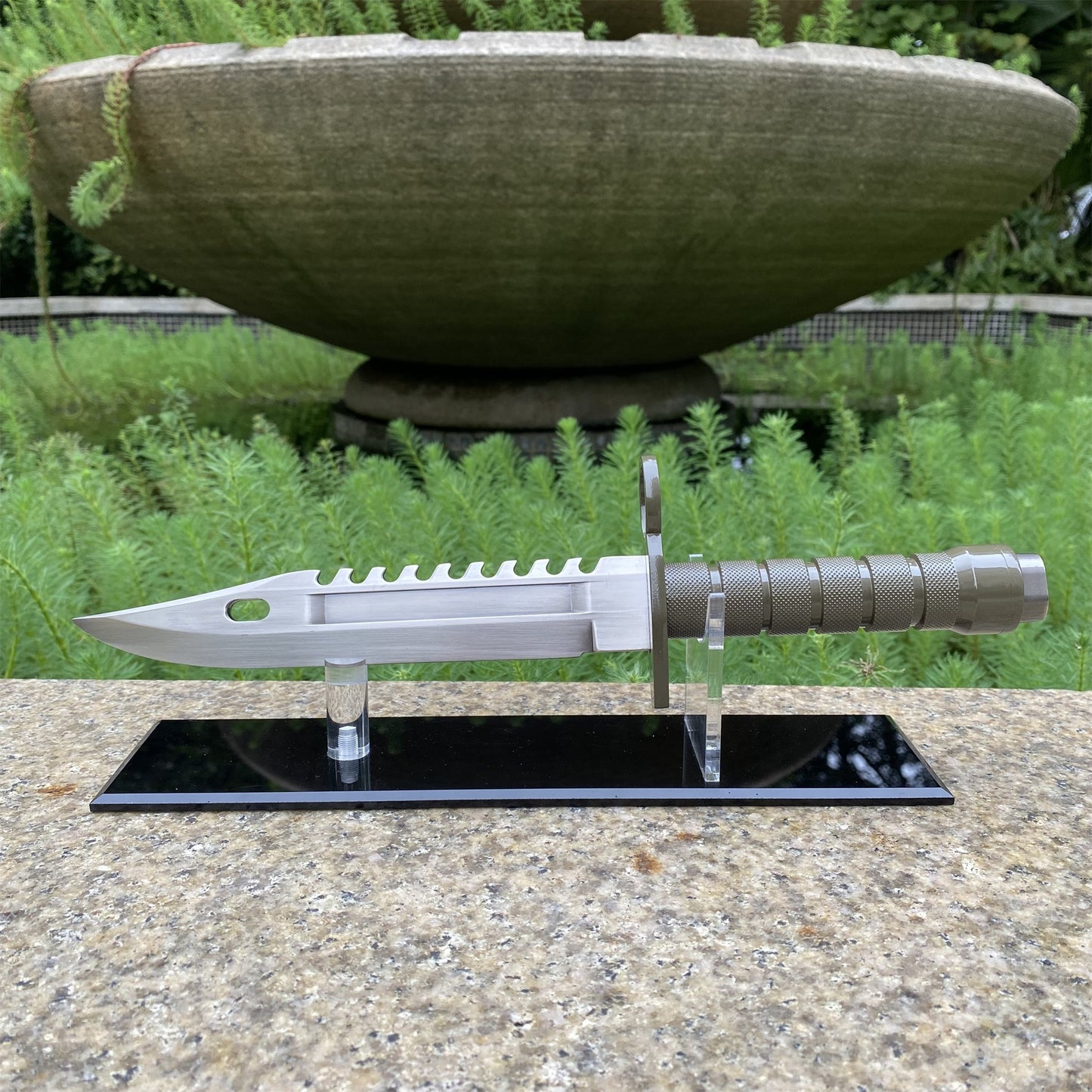 Re4 M9 Dagger Metal Replica