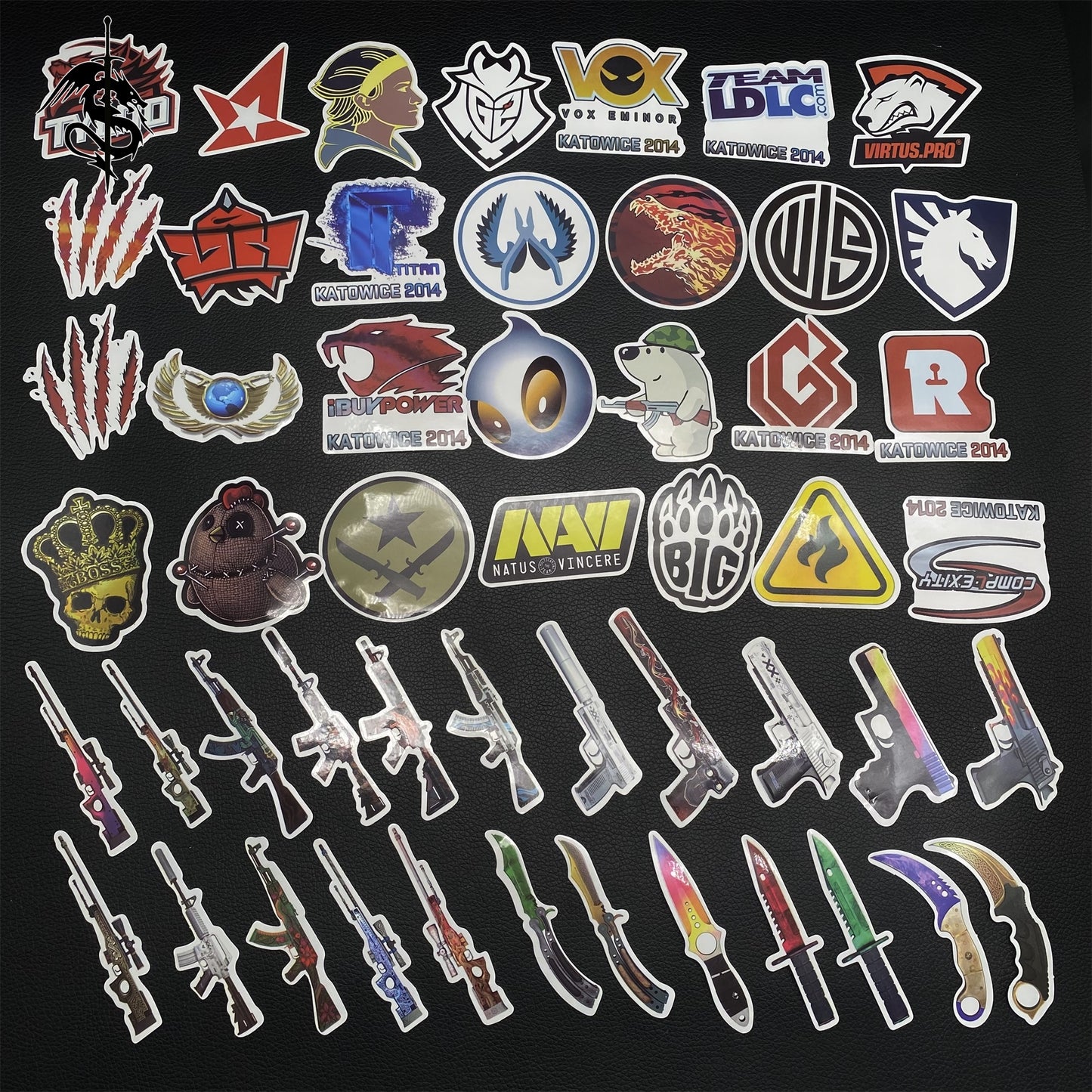 Marble Fade Skin Flip Knife & Stickers & 4 Keychains &Random 1 AK With Gift Case