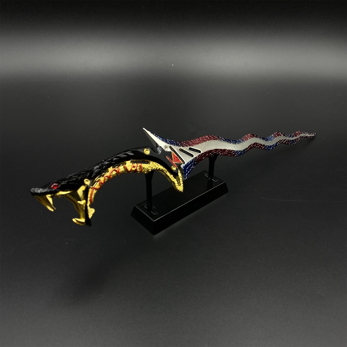 Arena Breakout Medusa Shadow Malay Kris Sword Metal Miniature