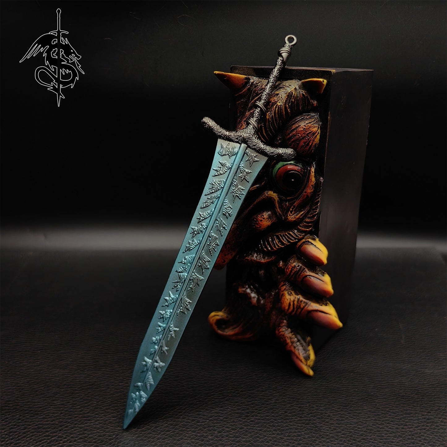 Metal Dark Moonlight Greatsword Miniature