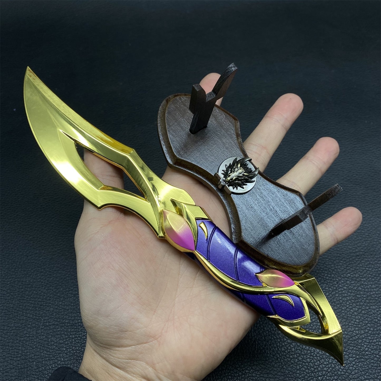 Val Mystbloom Fanblade Metal Miniature Replica