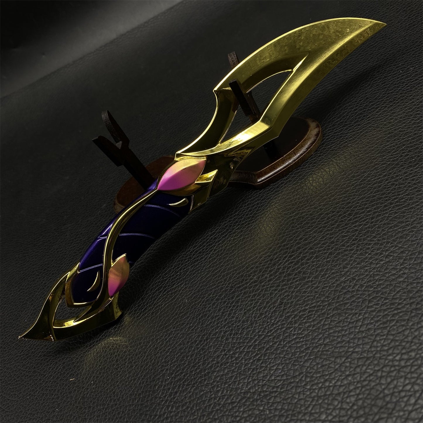 Val Mystbloom Fanblade Metal Miniature Replica
