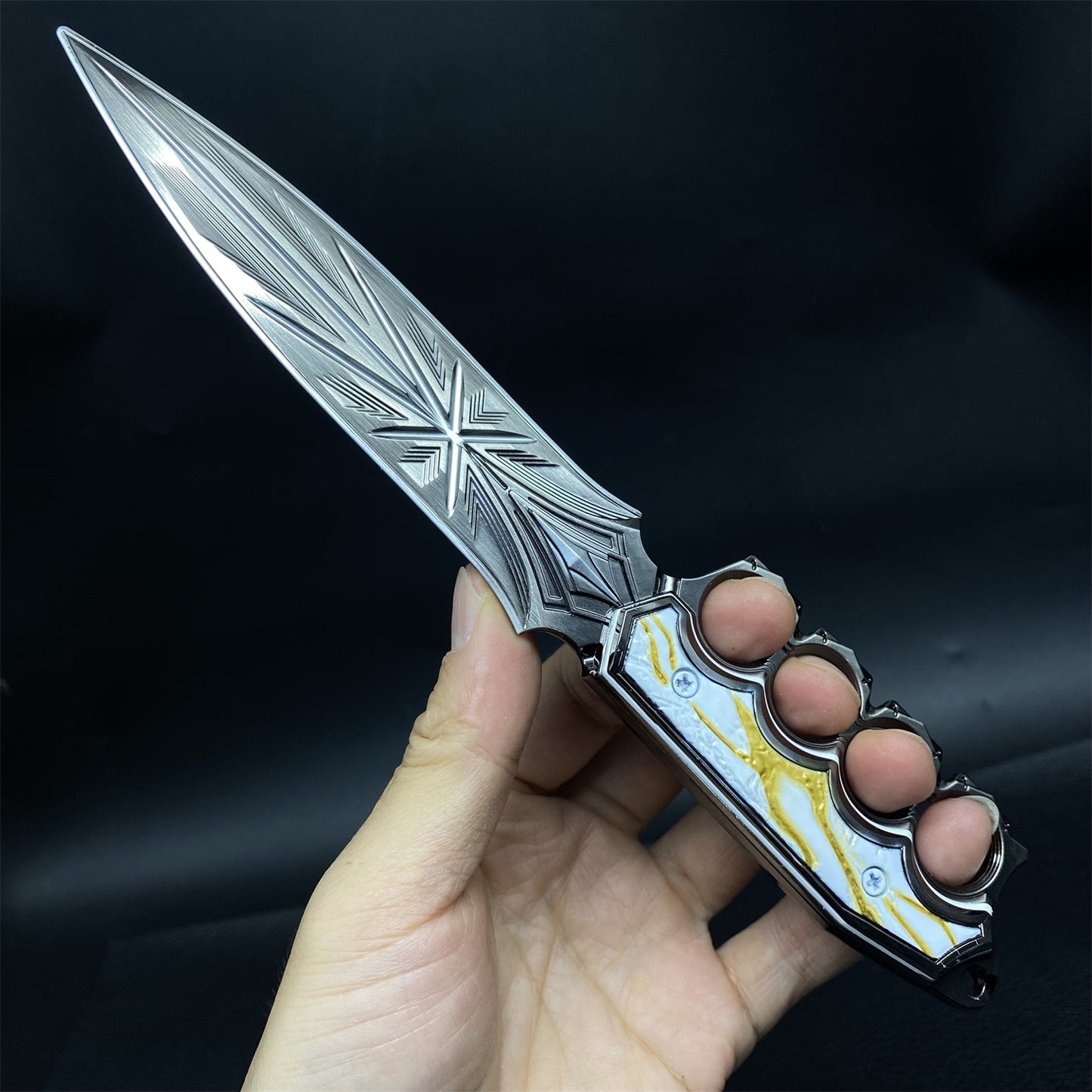 Hot Game Nightly Blade Metal Dull Blade Replica 2 Colors