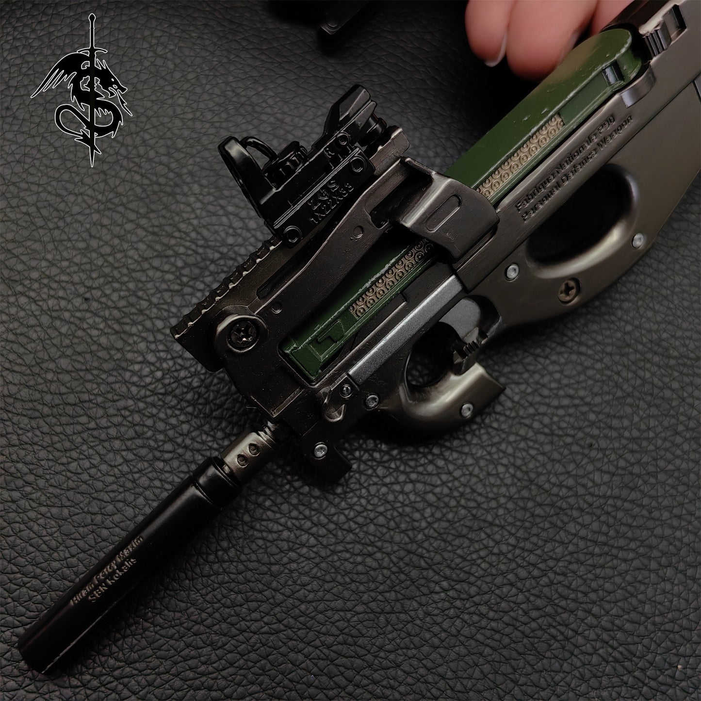 Metal P90 Submachine Gun Miniature Small P90 Tiny Gun Replica