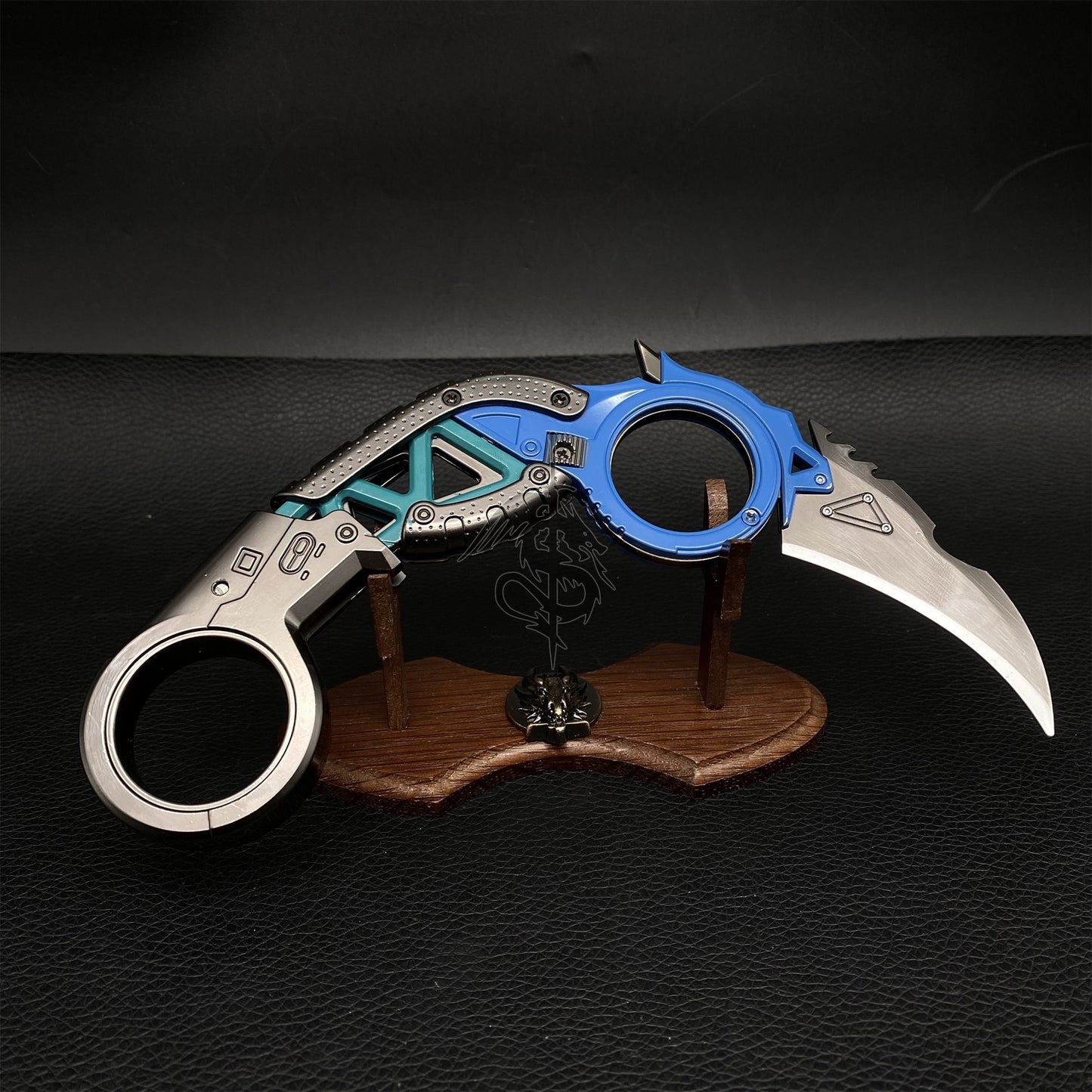New Raptor's Claw Metal Blunt Replica