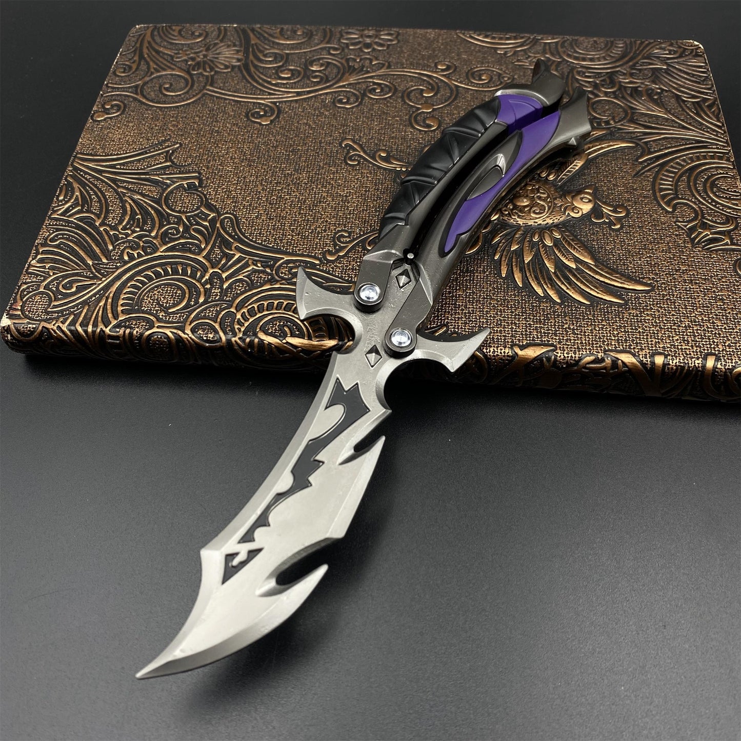 Hot Game Raever 3.0 Knife Reaver Balisong Butterfly Knife Blunt Blade Prop