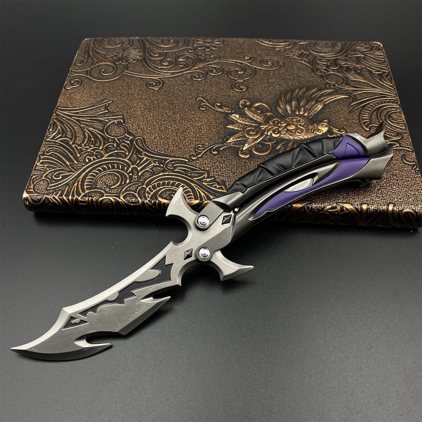 Hot Game Raever 3.0 Knife Reaver Balisong Butterfly Knife Blunt Blade Prop