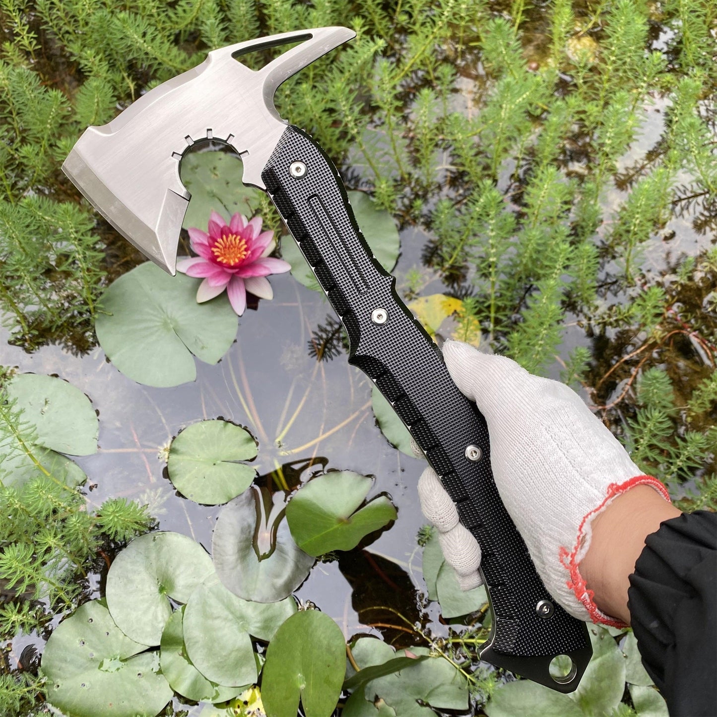 1:1 Scale Metal Re9 Leon Tactical Axe 35CM/13.8" - Blunt Blade Replica For Display