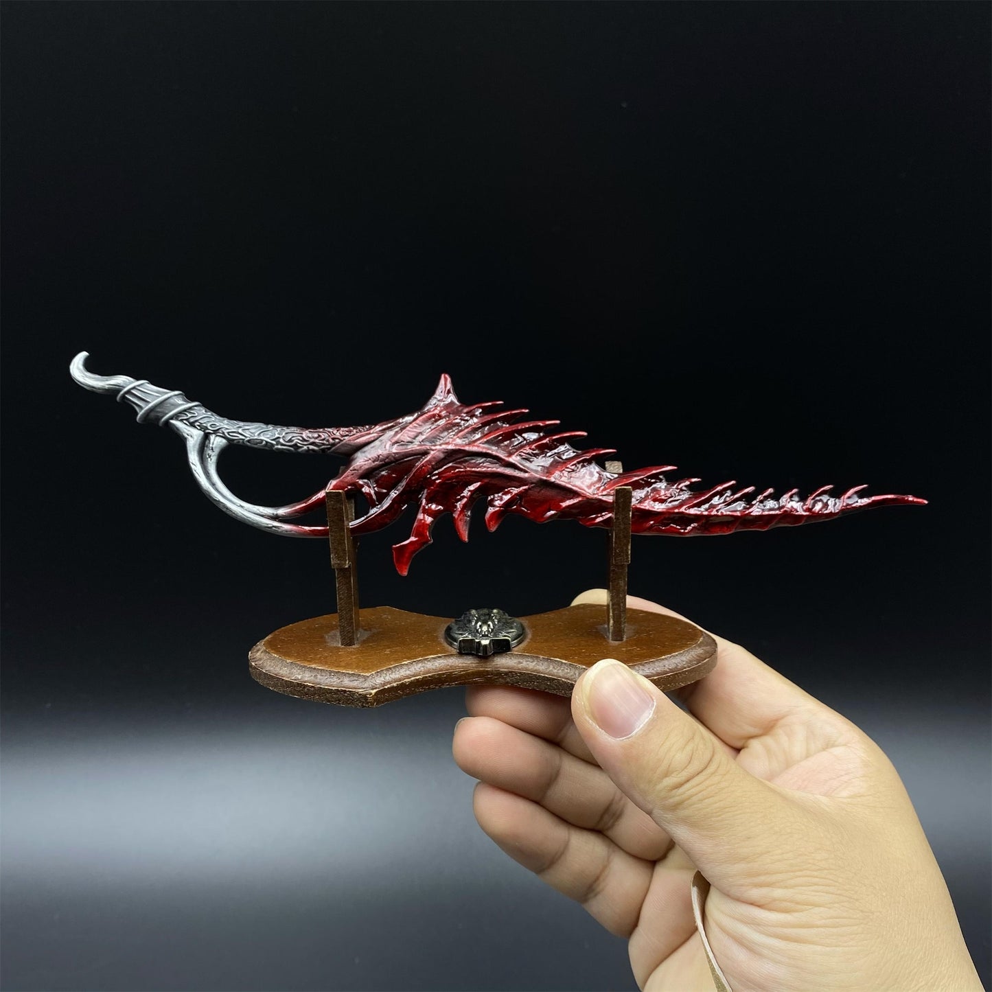 Rakshasa's Thorn" (Reverse Thorn) Miniature Metal Replica – Collectible Game Weapon Model