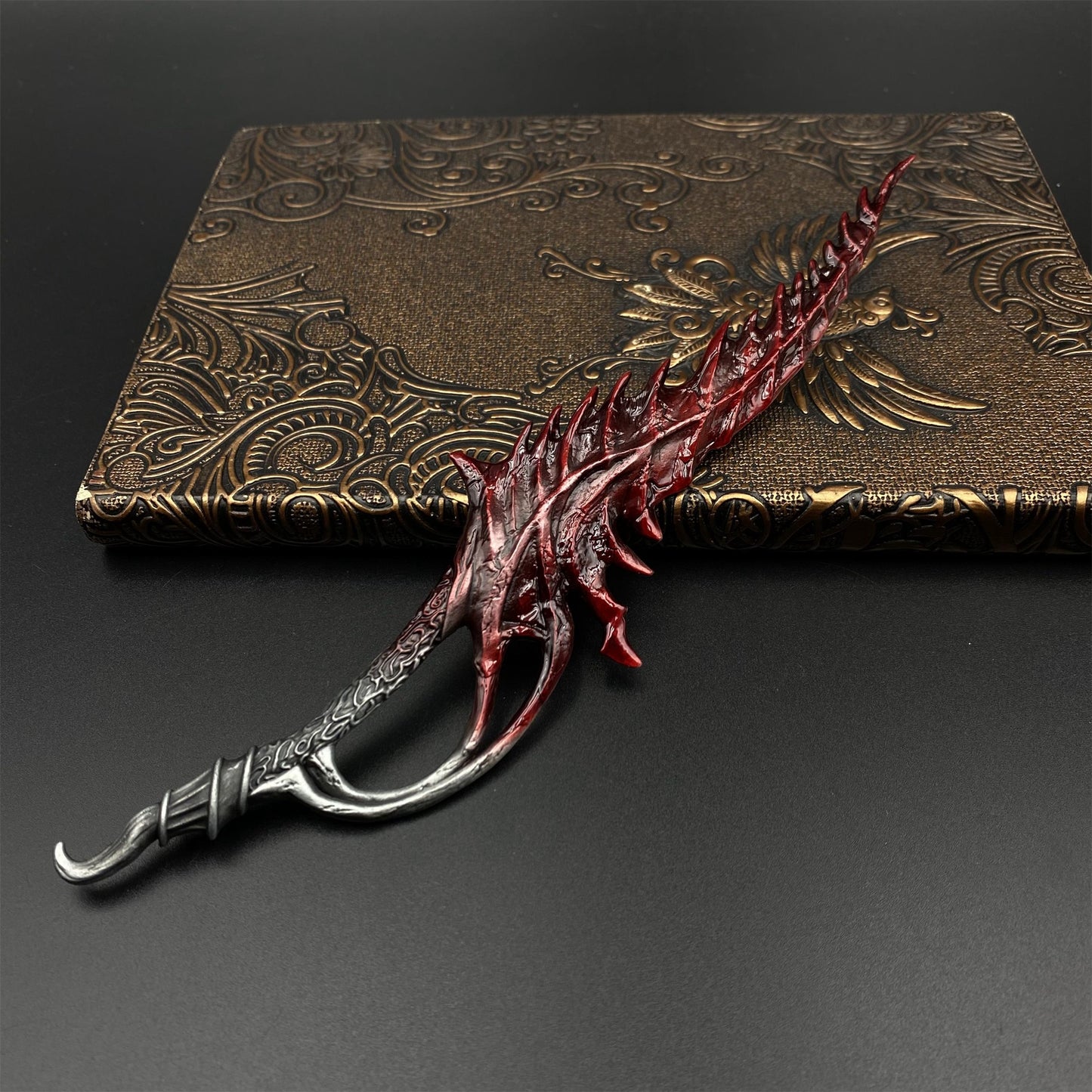 Rakshasa's Thorn" (Reverse Thorn) Miniature Metal Replica – Collectible Game Weapon Model