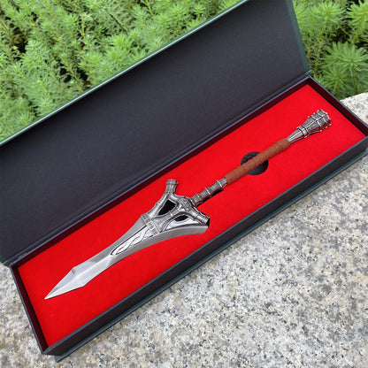 ER Serpent Hunter Spear Metal Miniature With Gift Box