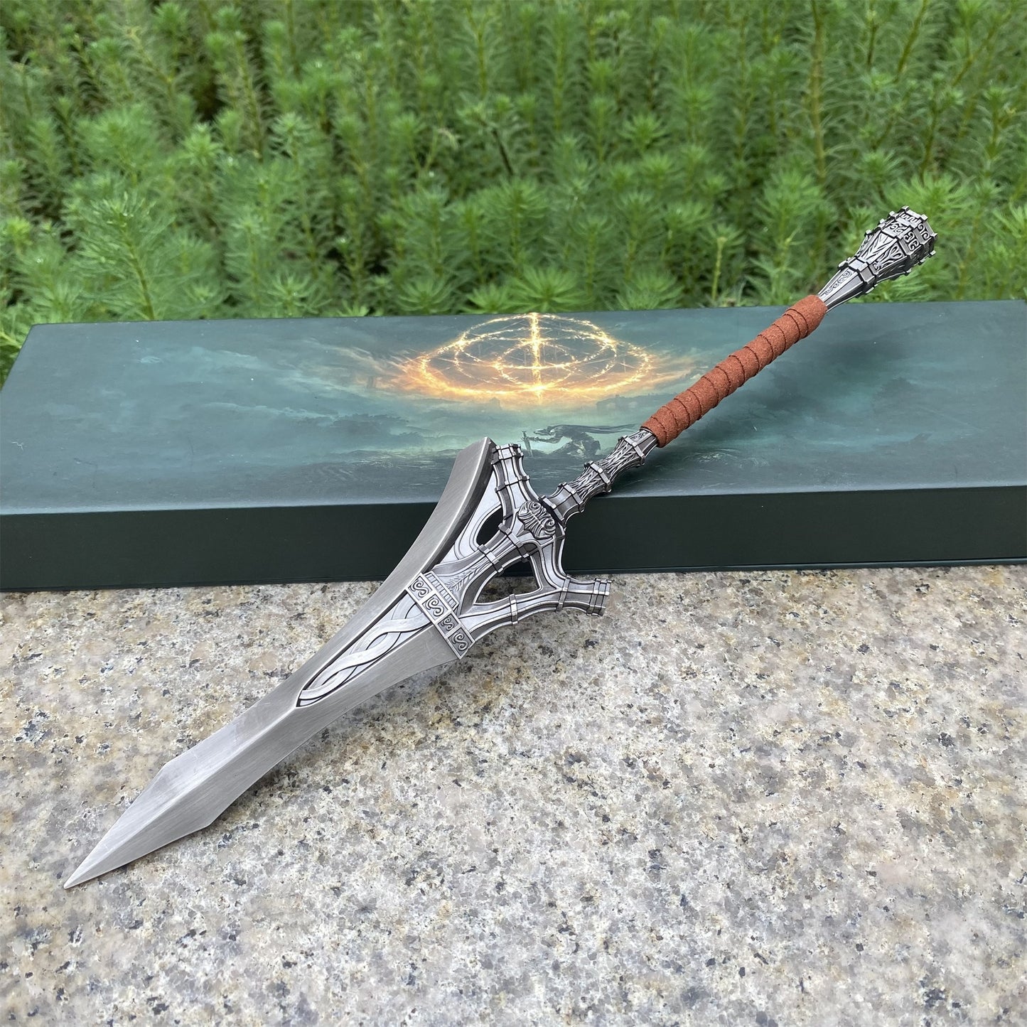 ER Serpent Hunter Spear Metal Miniature With Gift Box