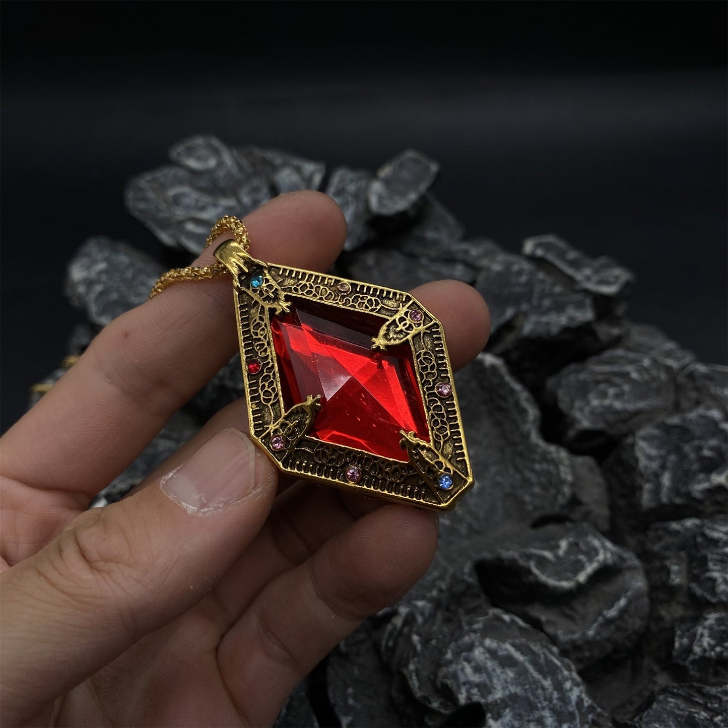 The Amulet of King's Necklace Alloy Replica