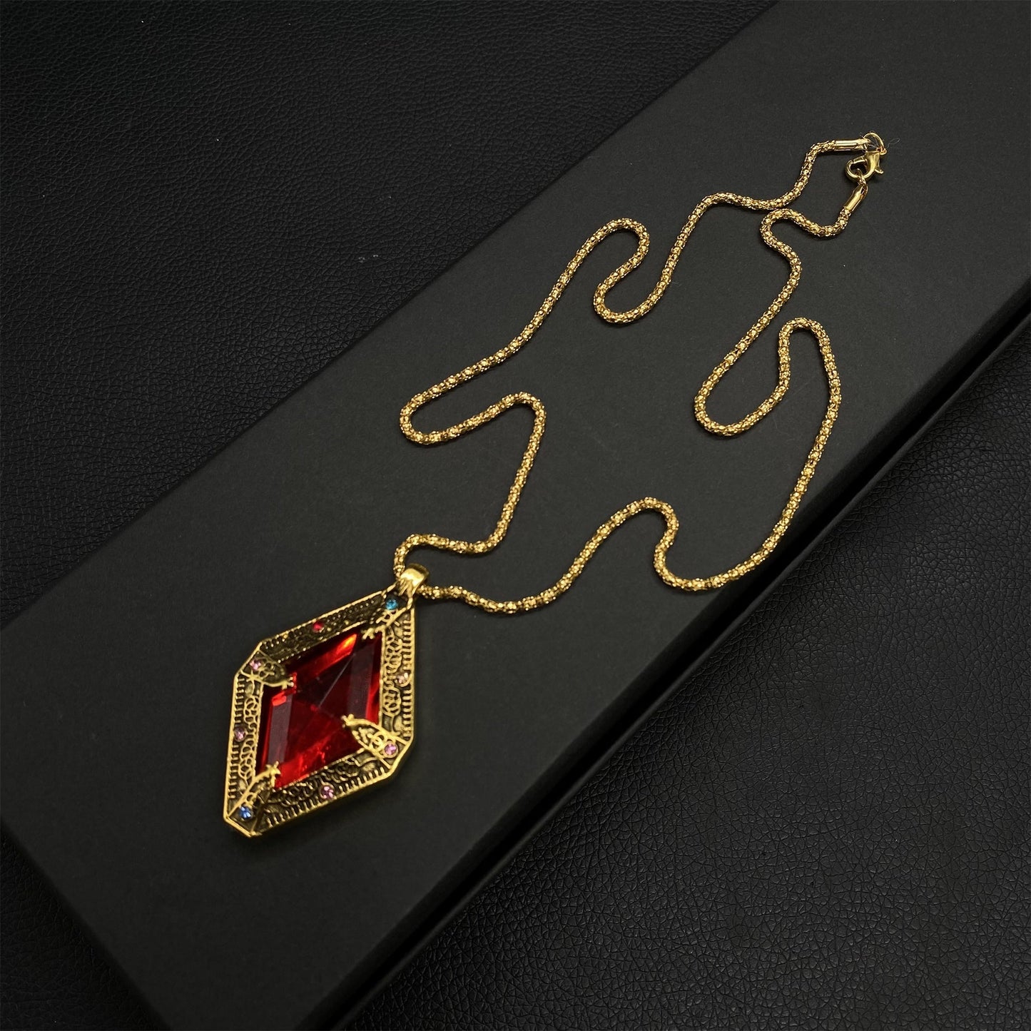 The Amulet of King's Necklace Alloy Replica