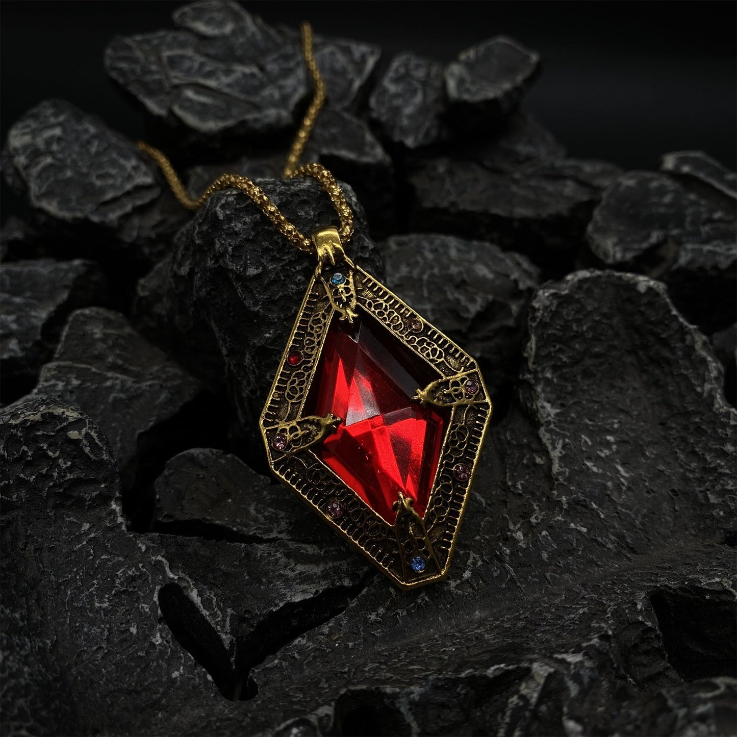 The Amulet of King's Necklace Alloy Replica