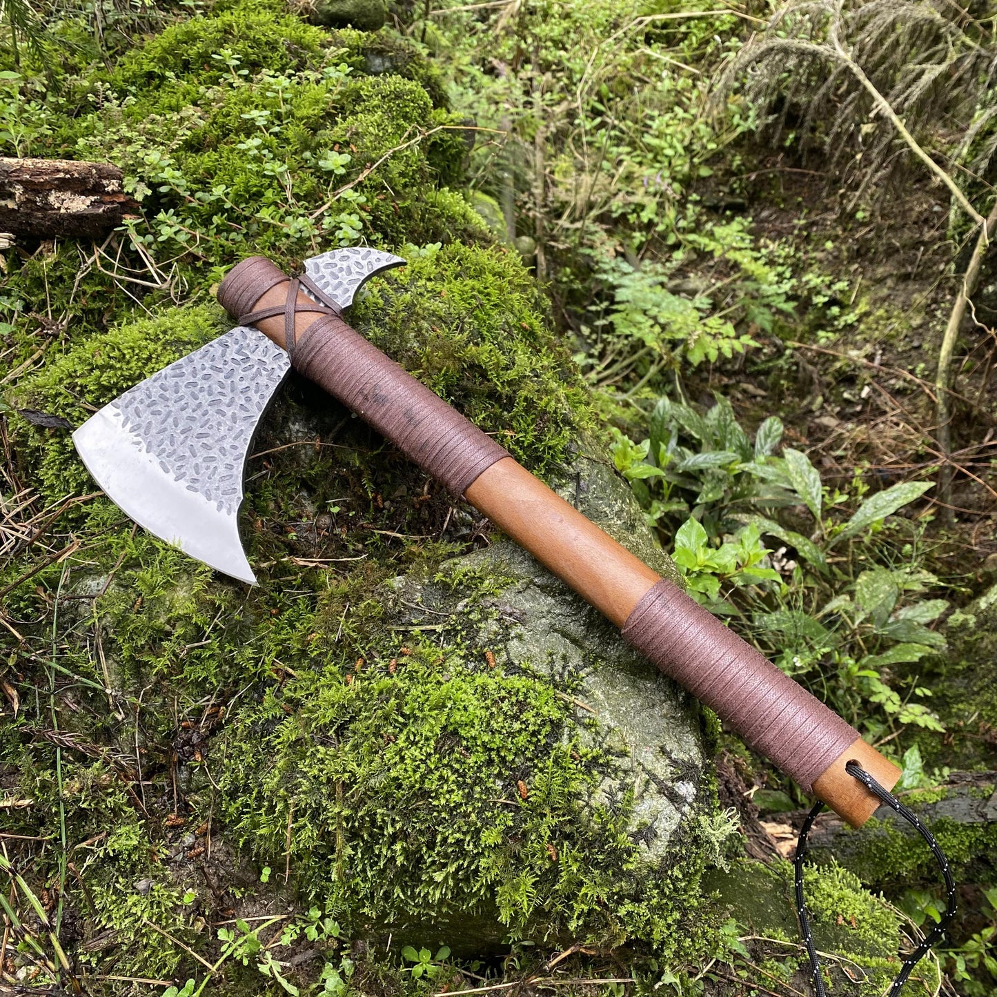 Hand-Forged Flying Axe Cool Camping Outdoor Survival Throwing Axe