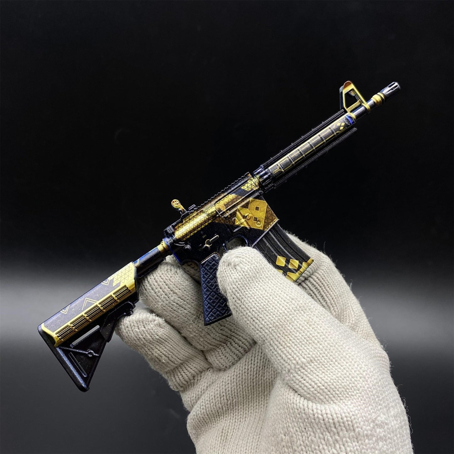 CS2 Hot Game Skin - M4A4 Gun Mini Metal Replica For Collectible