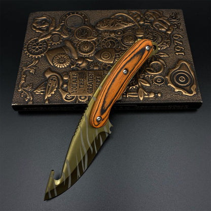 420 Steel CS2 Tiger Tooth Knife Collectible Model Outdoor Camping Knife