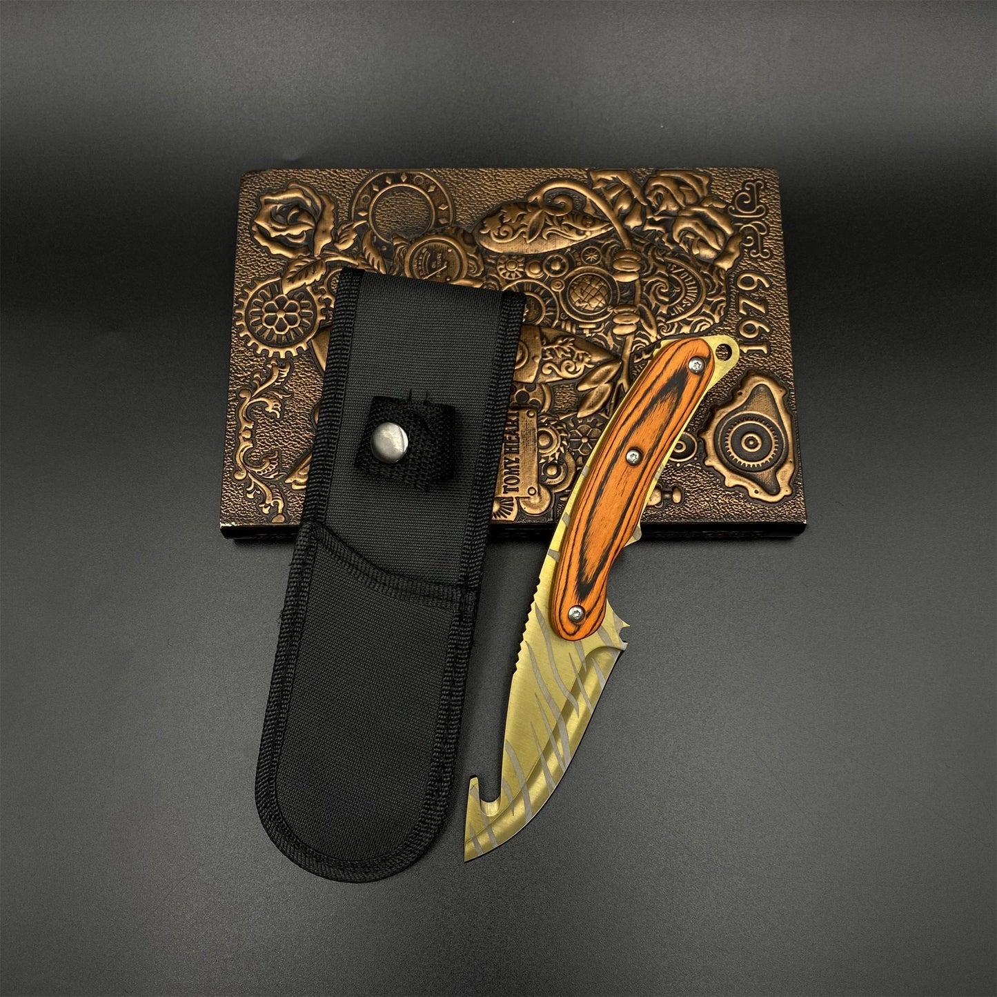 420 Steel CS2 Tiger Tooth Knife Collectible Model Outdoor Camping Knife