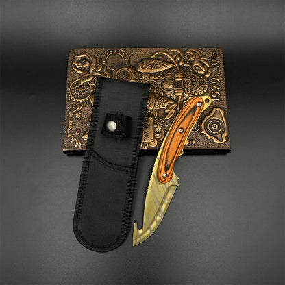 420 Steel CS2 Tiger Tooth Knife Collectible Model Outdoor Camping Knife