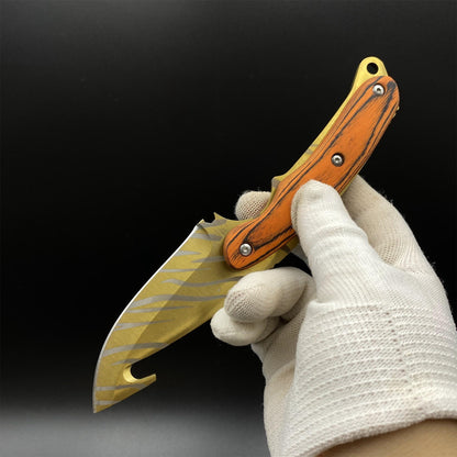 420 Steel CS2 Tiger Tooth Knife Collectible Model Outdoor Camping Knife