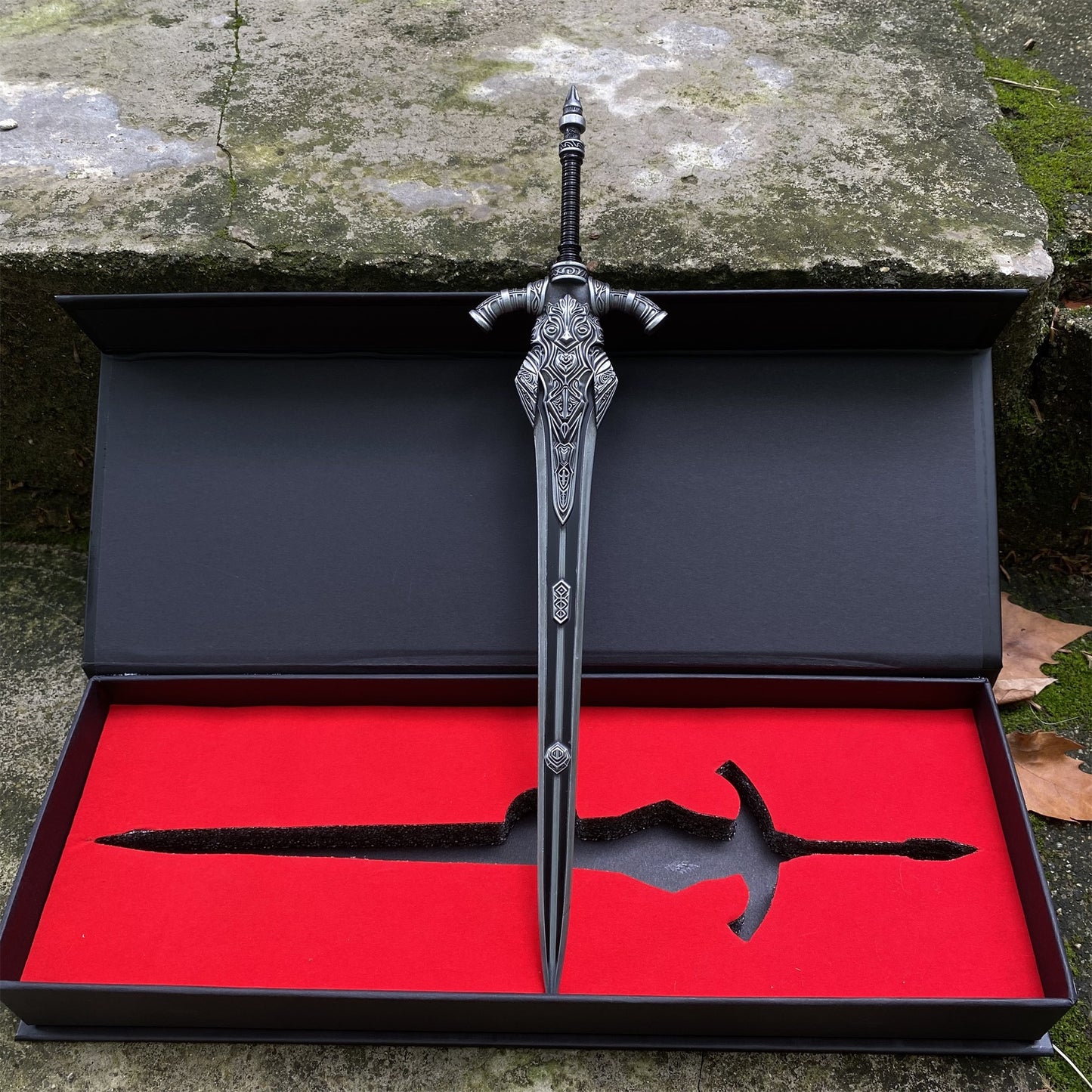 Wolf Knight's Greatsword 1/3 Scale Metal Replica