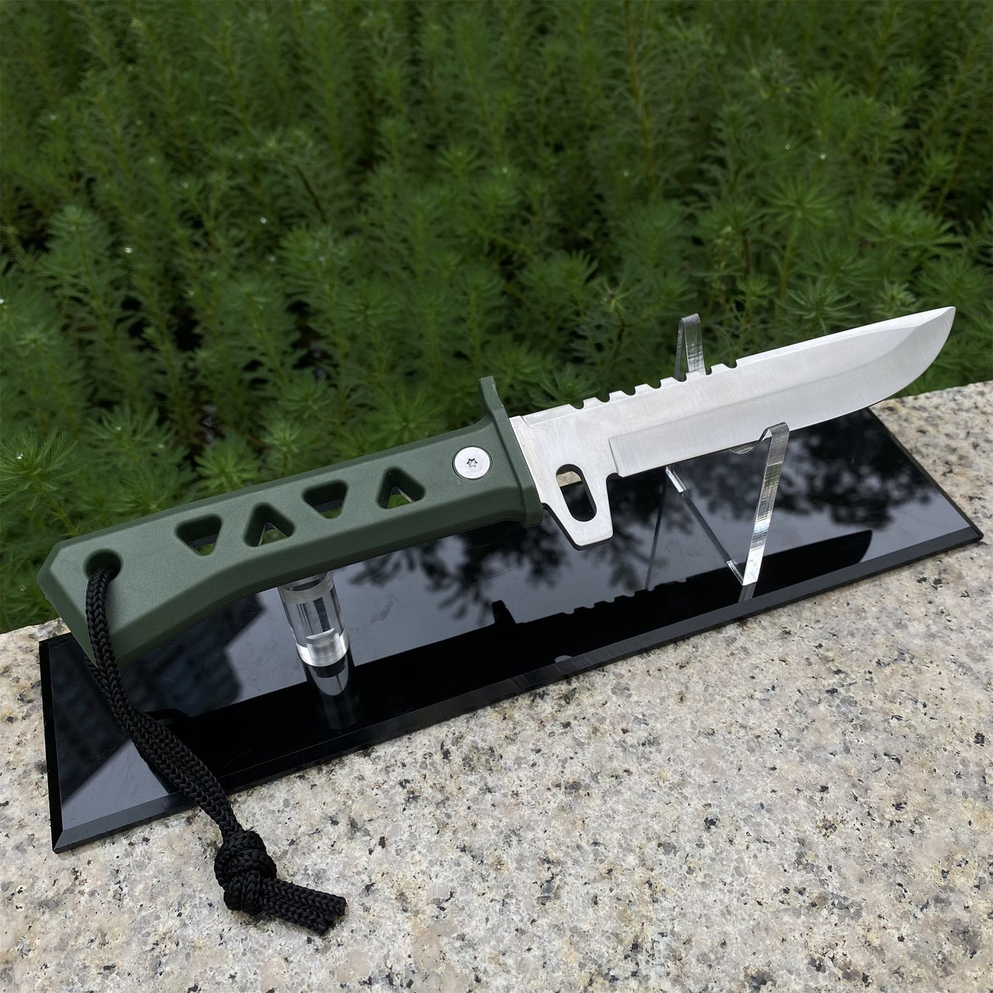 Xenohunter Knife IRL Steel Version With Blunt Blade