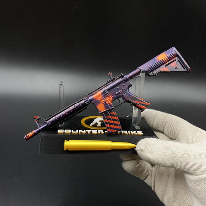 Hot Game CS Skin M4A4 Radiation Hazard Mini Metal Replica For Collectible