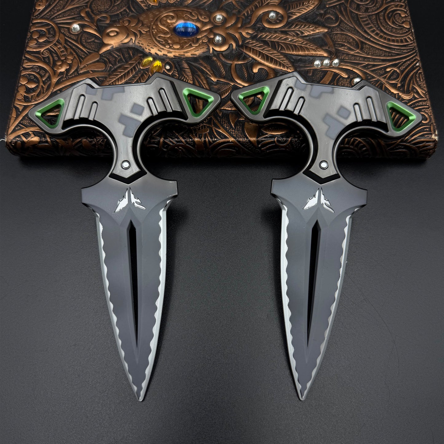 Rogue Dagger Knife, 1:1 Scale Replica of Skin Replica Cosplay Prop Set Unsharpened Game Prop Collectible