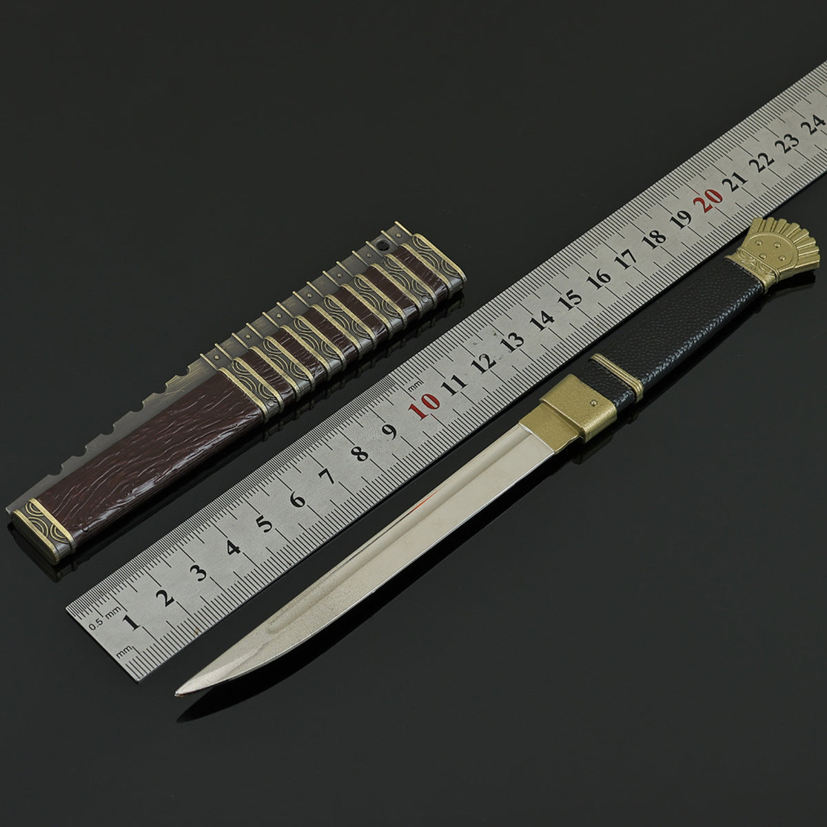 Fish Mouth Sword Alloy Replica Ancient Chinese Cold Weapon Collectible Display Prop