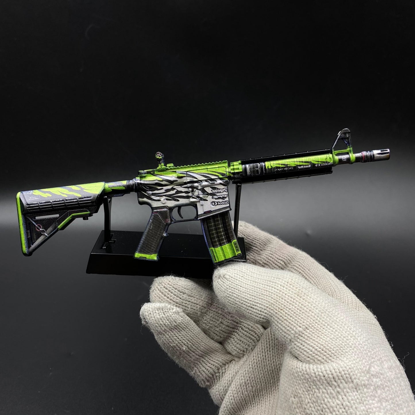 CS Game Skin M4A4 Full Throttle Mini Metal Game Replica For Collection