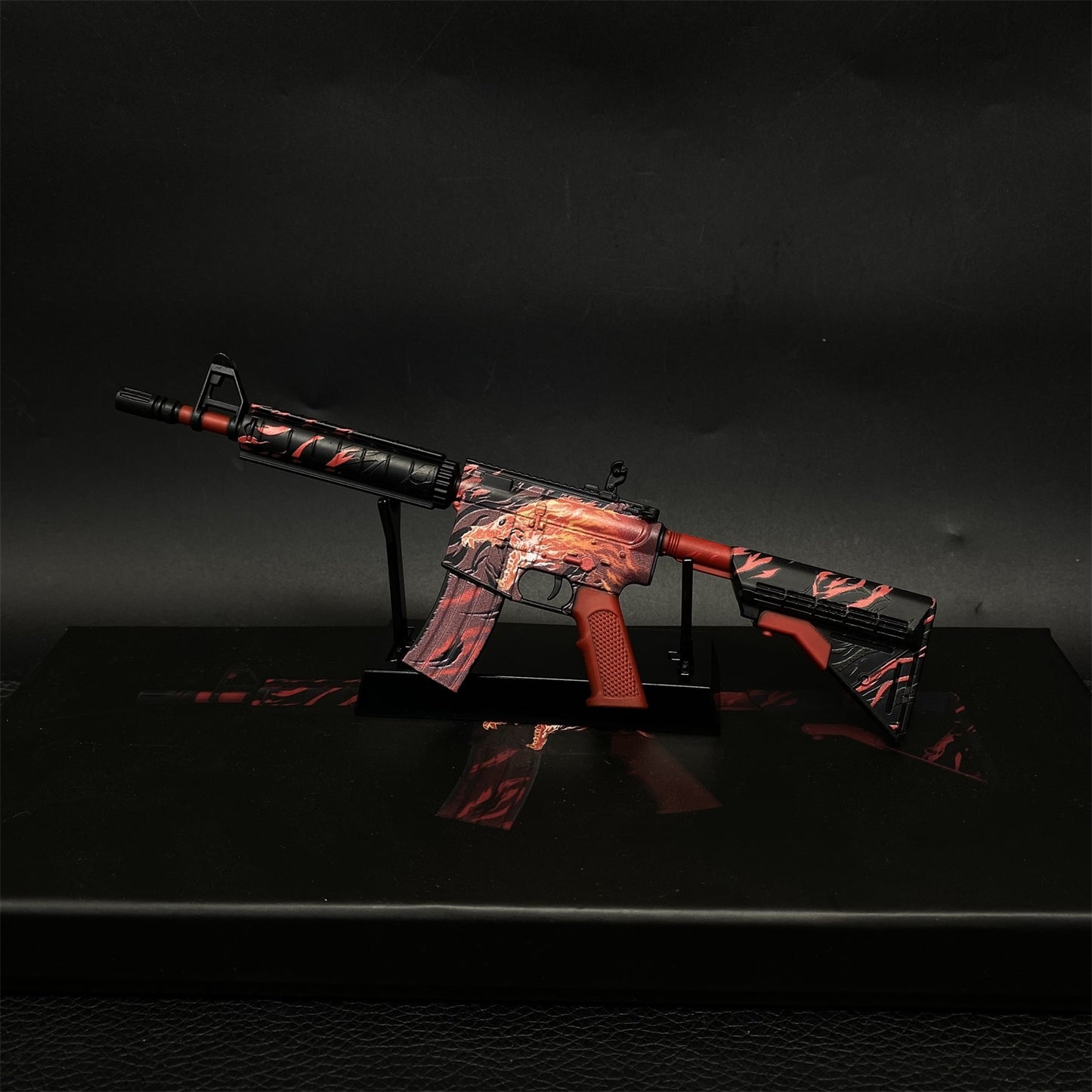 M4A4 Howl & In Living Color Metal Miniature