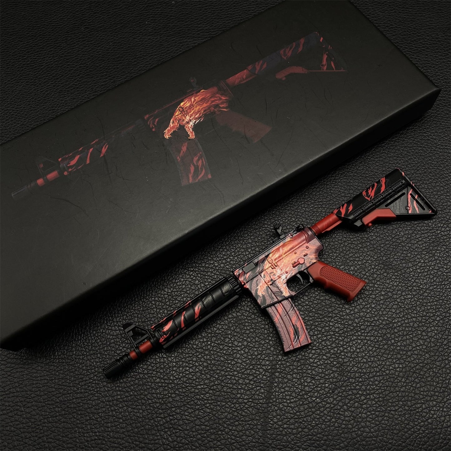 M4A4 Howl & In Living Color Metal Miniature
