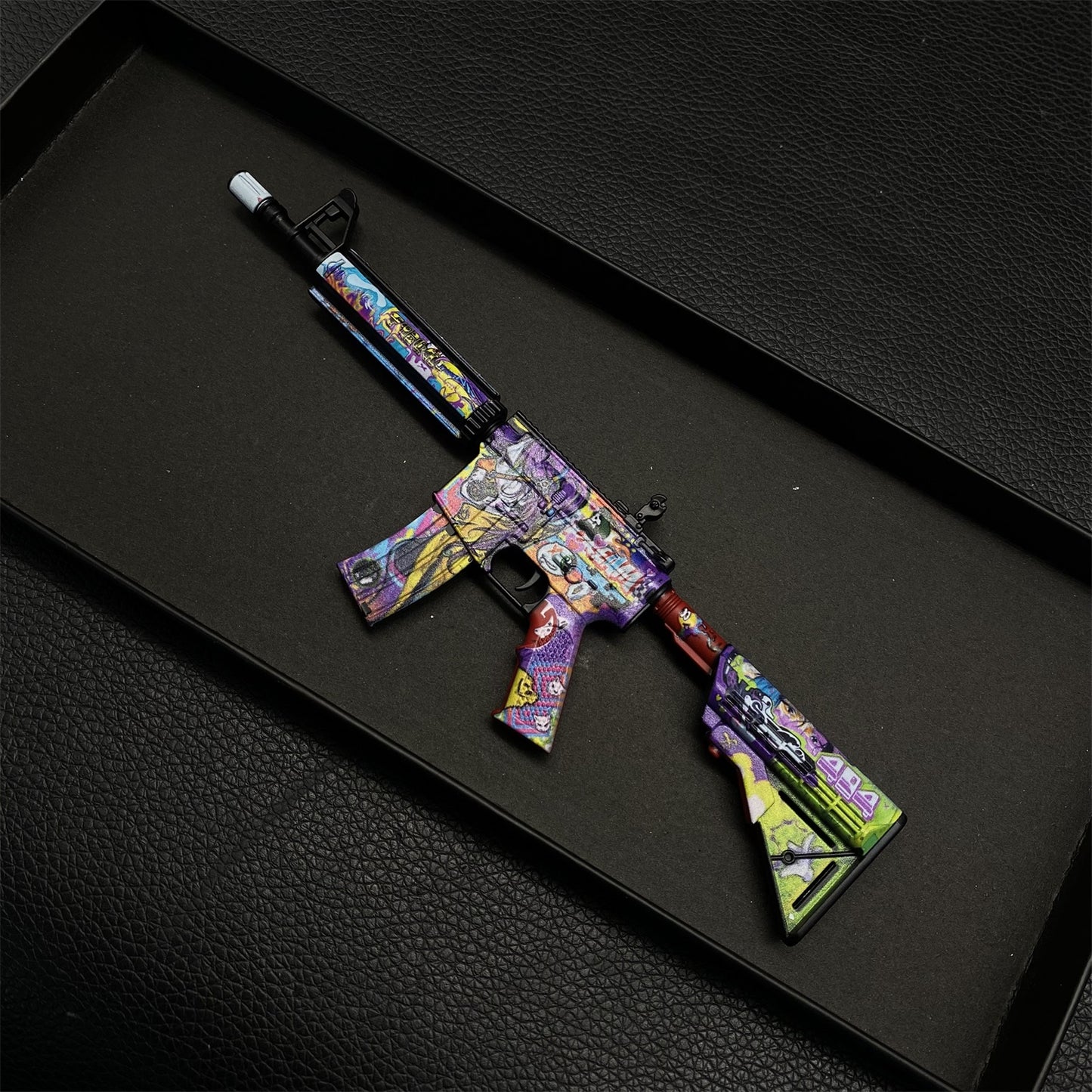 M4A4 Howl & In Living Color Metal Miniature